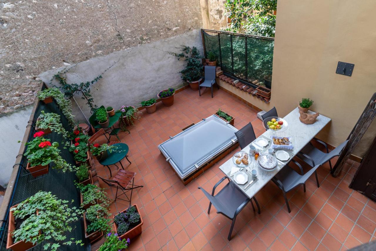 Bed & Breakfast S. Trinita 18 & *