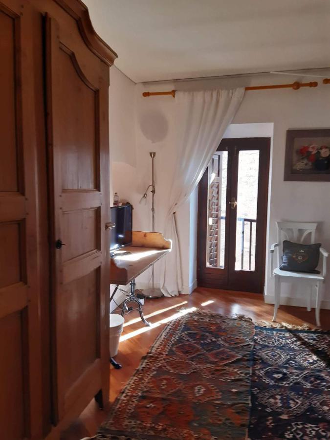 S. Trinita 18 & Bed & Breakfast