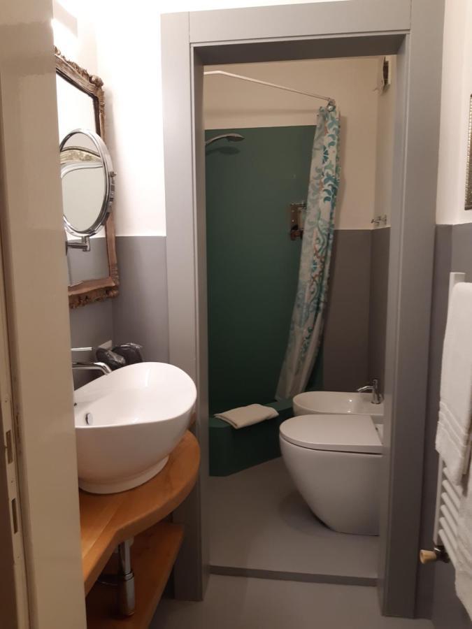 S. Trinita 18 & Bed & Breakfast