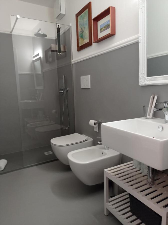 S. Trinita 18 & Bed & Breakfast